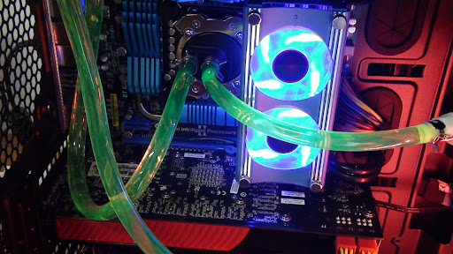 اورکلاک کردن به چه معنی است، چرا و چطور اورکلاک کنیم؟